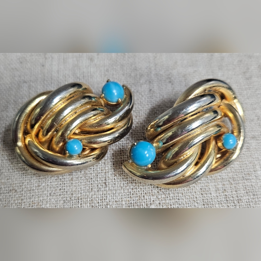 Vintage Bozart clip earrings